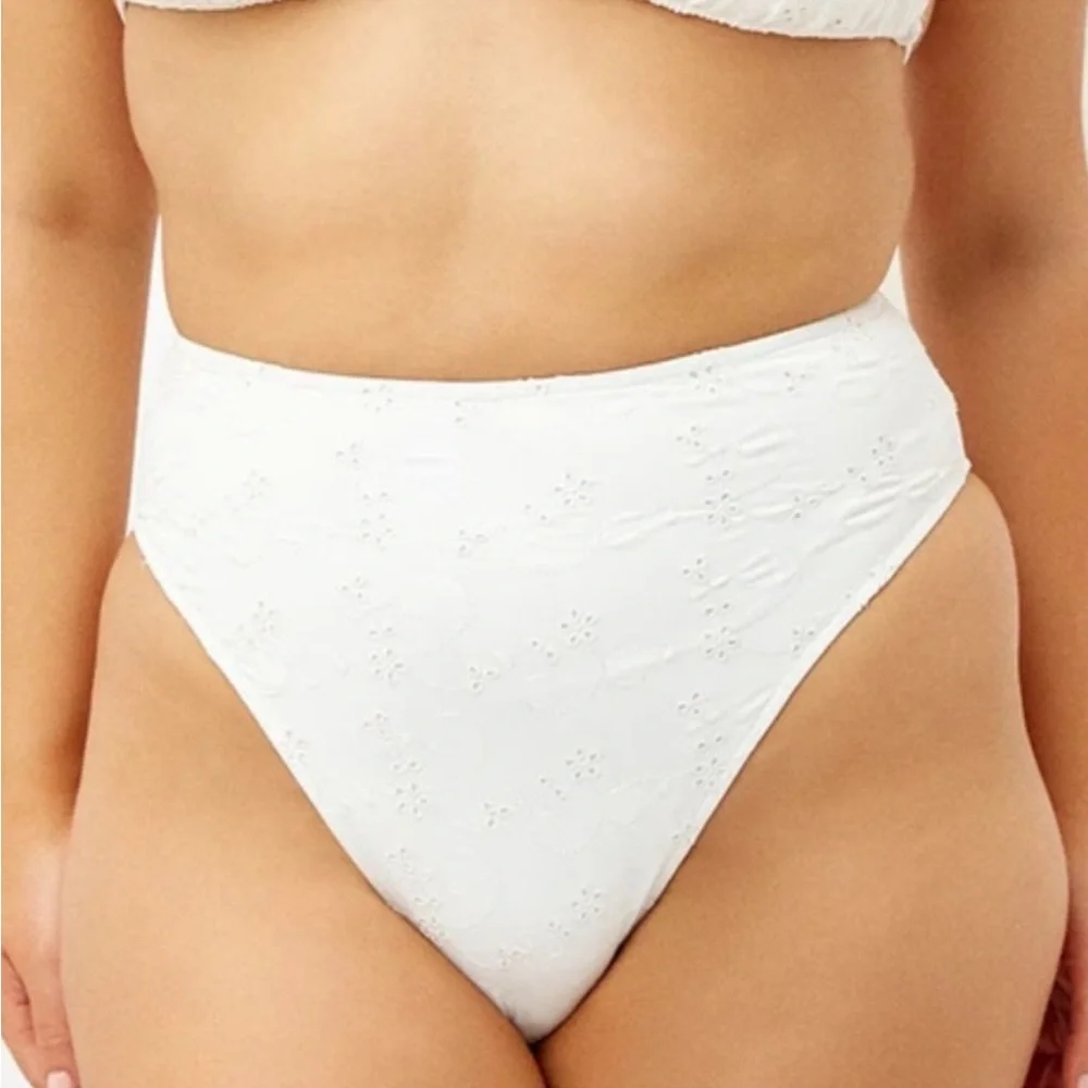 FRANKIE’S BIKINIS Jasper Eyelet White Swim Bottom - New With Tags, Extra…
